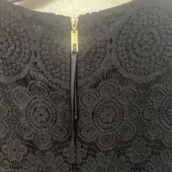 Laundry by Shelli Segal Black Scallop Hem Lace Short Sleeve Dress Size 2 - Picture 13 of 14
